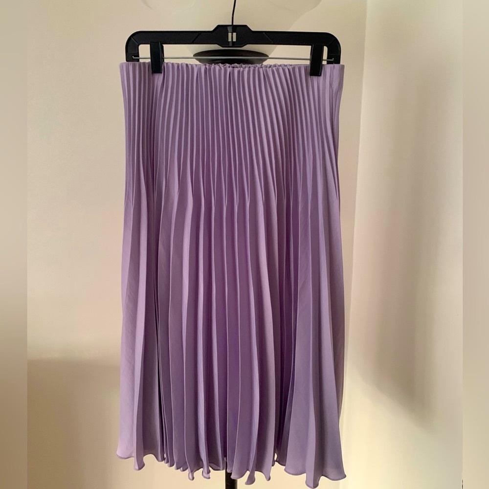 Melloday, Lilac pleated midi skirt